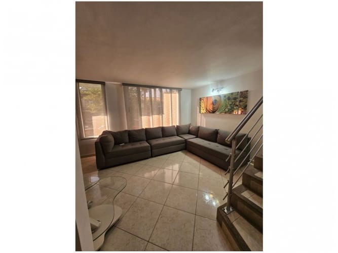 Casa de 3 alcobas en venta en Loma De Las Brujas, Envigado, 148 m² · foto 2 de 15