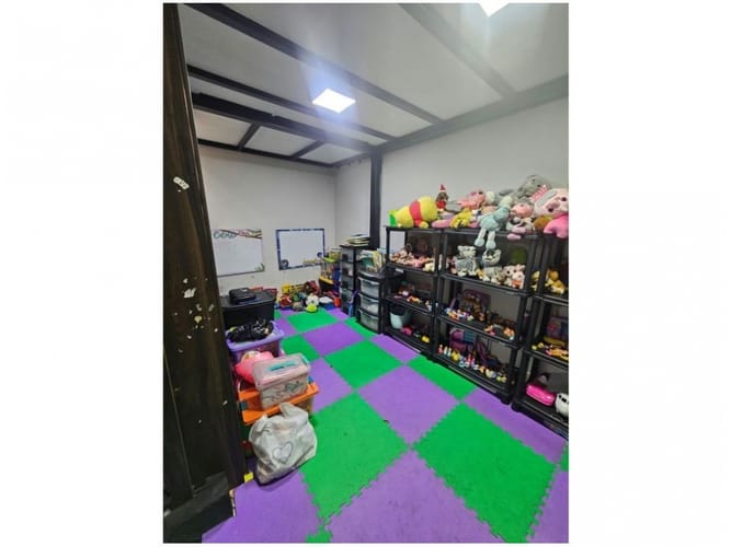 Casa de 3 alcobas en venta en Loma De Las Brujas, Envigado, 148 m² · foto 4 de 15