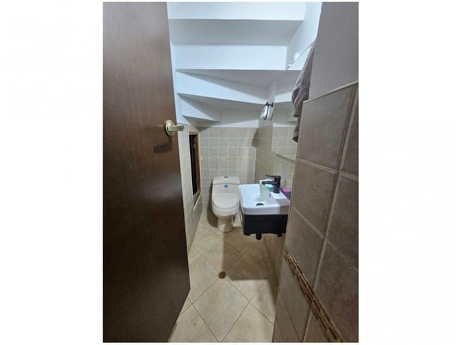 Casa de 3 alcobas en venta en Loma De Las Brujas, Envigado, 148 m² · foto 8 de 15