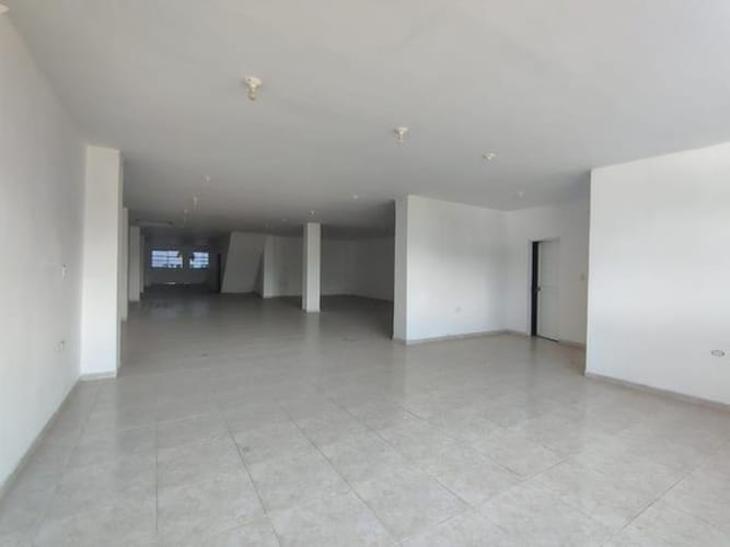 Local en arriendo en Centro, Piedecuesta, 200 m² · foto 2 de 9