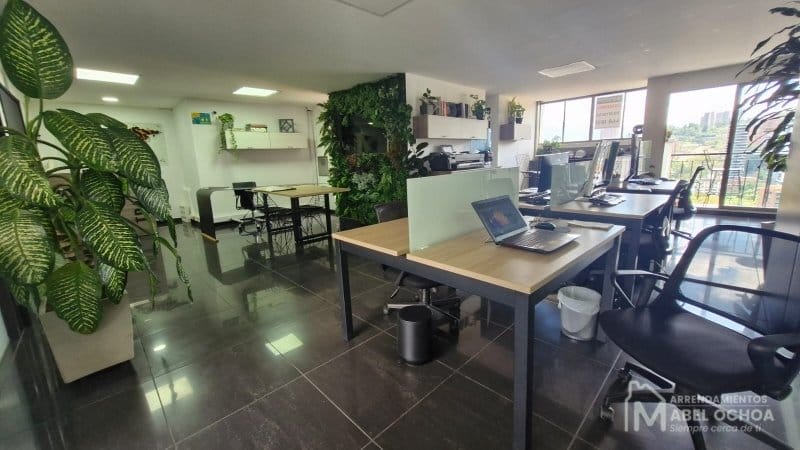 Oficina en arriendo en Los Naranjos, Medellín, 130 m² · foto 3 de 23
