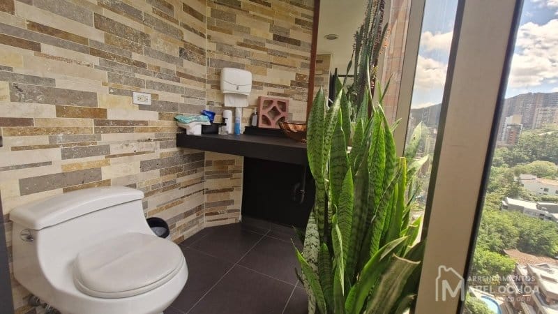 Oficina en arriendo en Los Naranjos, Medellín, 130 m² · foto 7 de 23