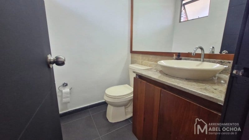 Oficina en arriendo en Los Naranjos, Medellín, 130 m² · foto 10 de 23