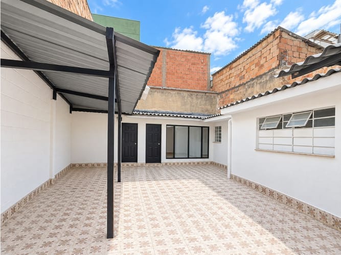 Casa de 5 alcobas en venta en Restrepo, Bogotá, 176 m² · foto 3 de 4