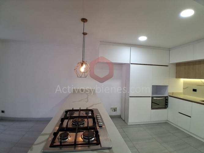 Apartamento de 3 alcobas en arriendo en Lorena, Medellín, 174 m² · foto 5 de 18