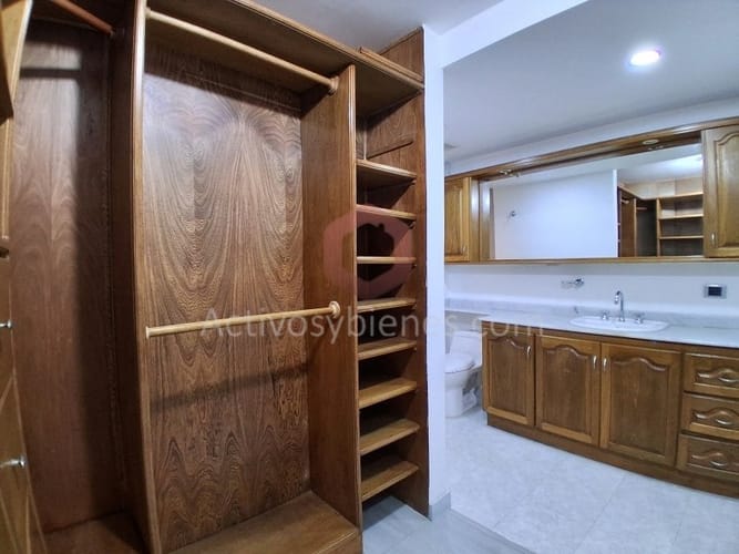 Apartamento de 3 alcobas en arriendo en Lorena, Medellín, 174 m² · foto 15 de 18