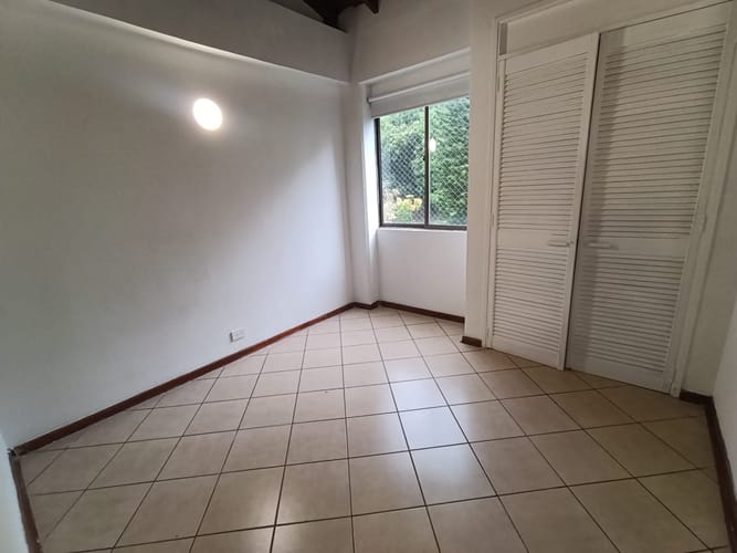 Apartamento de 4 alcobas en arriendo en Calasanz, Medellín, 77 m² · foto 11 de 20