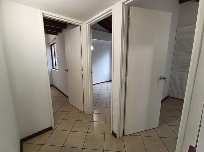 Apartamento de 4 alcobas en arriendo en Calasanz, Medellín, 77 m² · foto 13 de 20