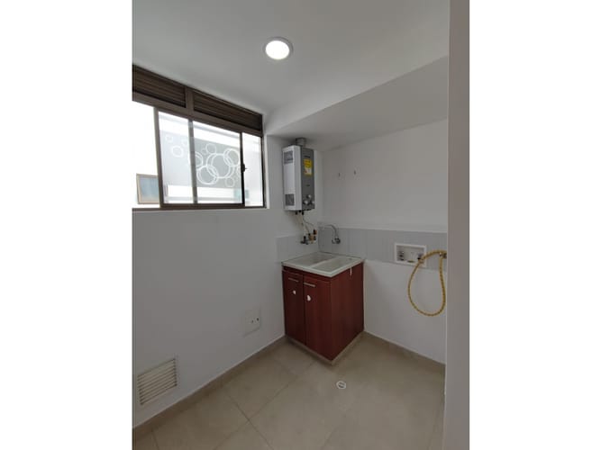 Apartamento de 3 alcobas en venta en Altos De La Colina, Bogotá, 108 m² · foto 11 de 20
