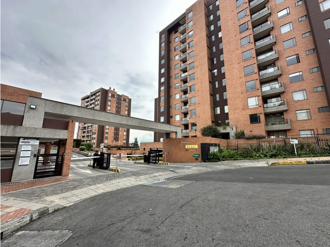 Apartamento de 3 alcobas en venta en Altos De La Colina, Bogotá, 108 m² · foto 18 de 20