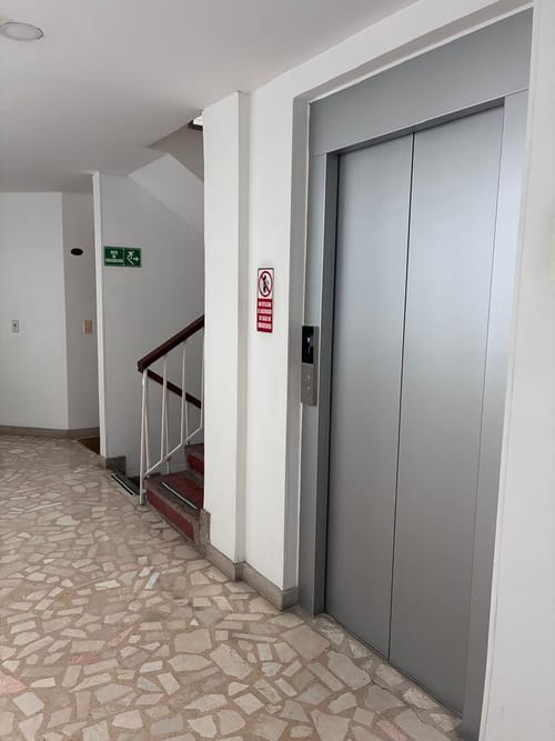 Apartaestudio en venta en El Batán, Bogotá, 52 m² · foto 3 de 16