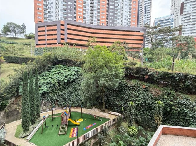 Apartamento de 3 alcobas en venta en Aves Maria, Sabaneta, 99 m² · foto 4 de 13