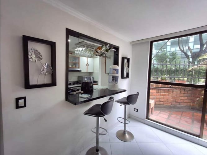 Apartamento de 3 alcobas en venta en Oviedo, Medellín, 230 m² · foto 2 de 5