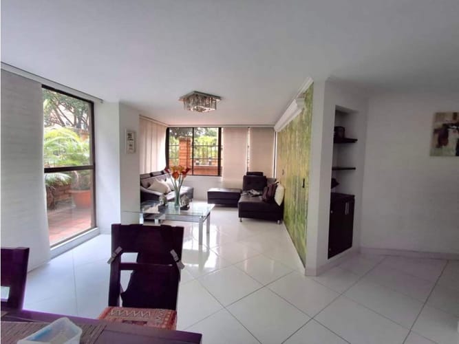 Apartamento de 3 alcobas en venta en Oviedo, Medellín, 230 m² · foto 5 de 5