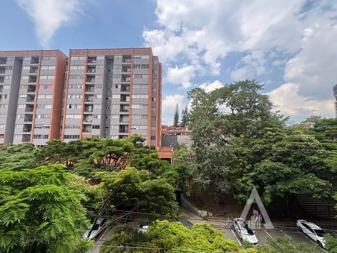 Apartamento de 3 alcobas en arriendo en Camino Verde, Envigado, 65 m² · foto 3 de 11