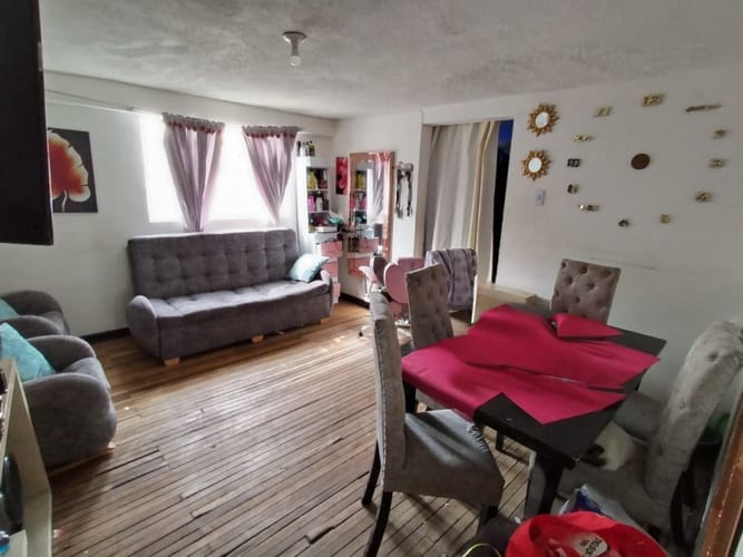 Casa de 6 alcobas en venta en San Jose Sur, Bogotá, 260 m² · foto 18 de 21