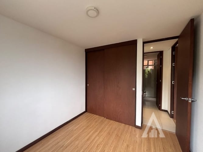 Apartamento de 2 alcobas en arriendo en Camino Verde, Envigado, 69 m² · foto 3 de 12