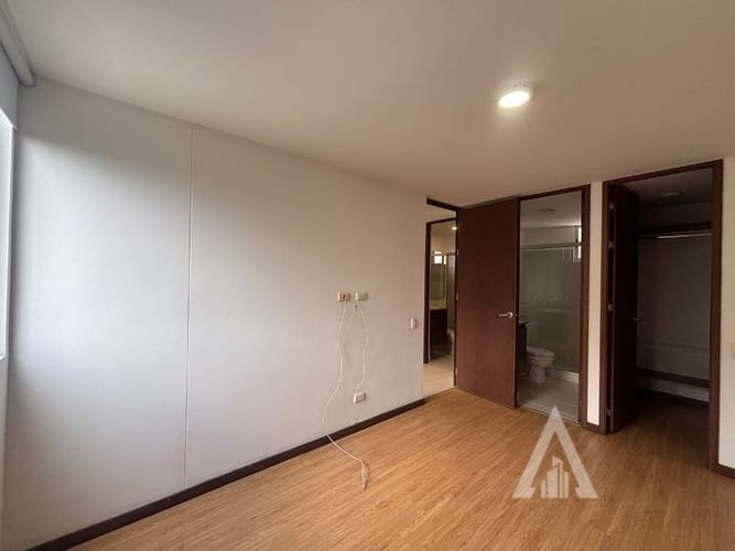 Apartamento de 2 alcobas en arriendo en Camino Verde, Envigado, 69 m² · foto 4 de 12