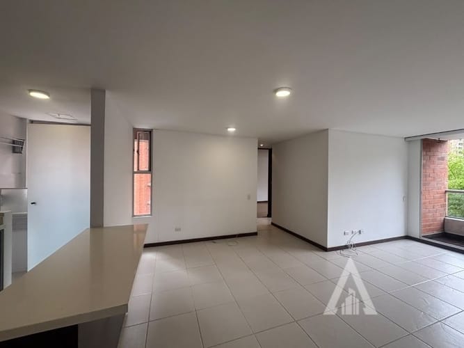 Apartamento de 2 alcobas en arriendo en Camino Verde, Envigado, 69 m² · foto 7 de 12