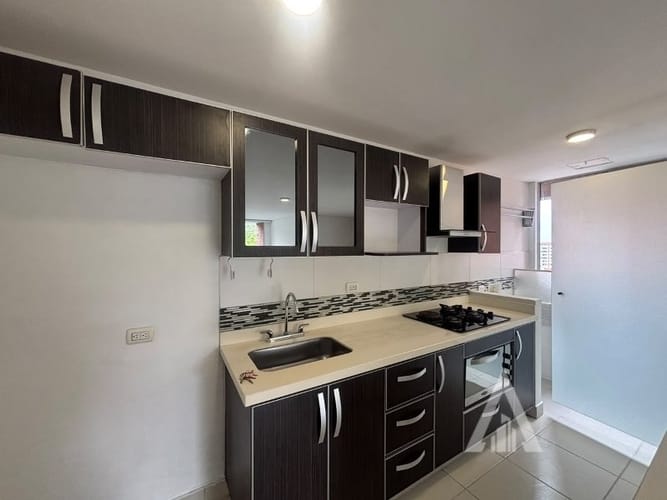 Apartamento de 2 alcobas en arriendo en Camino Verde, Envigado, 69 m² · foto 8 de 12
