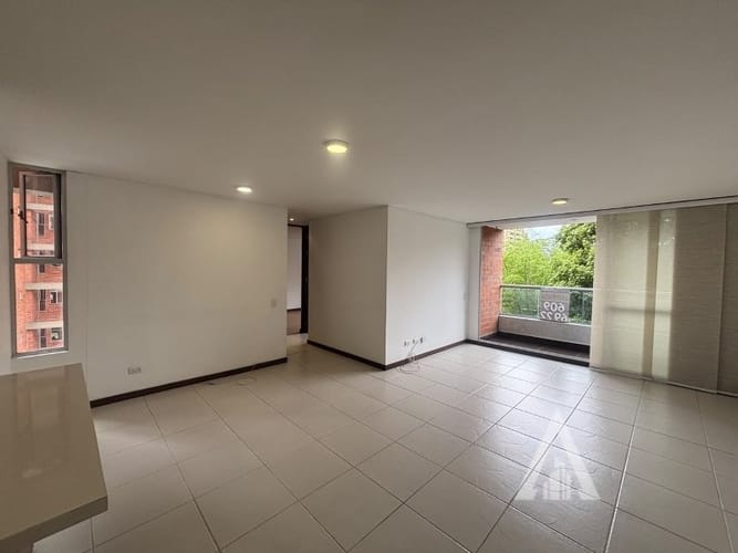 Apartamento de 2 alcobas en arriendo en Camino Verde, Envigado, 69 m² · foto 9 de 12