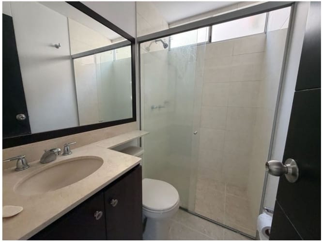Apartamento de 3 alcobas en venta en Loma De Los Bernal, Medellín, 89 m² · foto 5 de 14