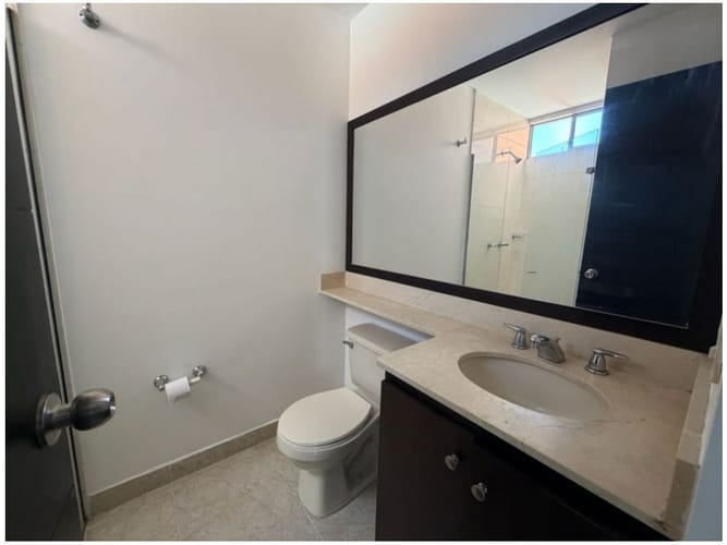 Apartamento de 3 alcobas en venta en Loma De Los Bernal, Medellín, 89 m² · foto 8 de 14
