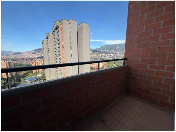 Apartamento de 3 alcobas en venta en Loma De Los Bernal, Medellín, 89 m² · foto 10 de 14
