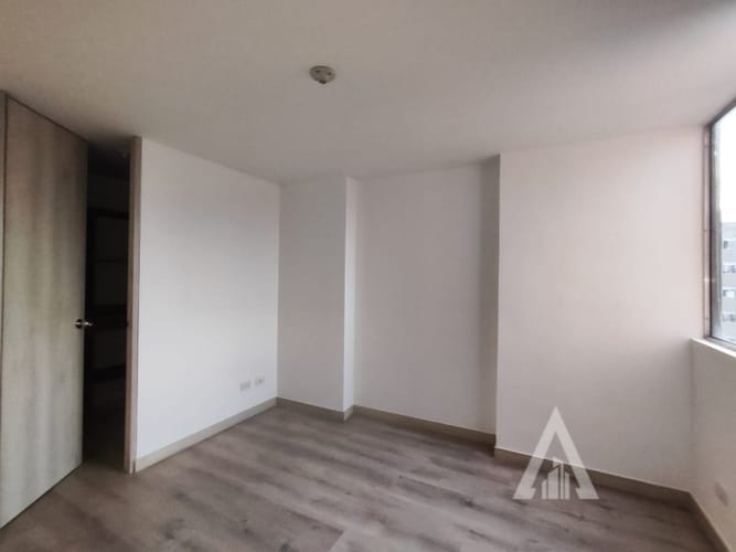 Apartamento de 3 alcobas en arriendo en Las Lomitas, Medellín, 88 m² · foto 2 de 16