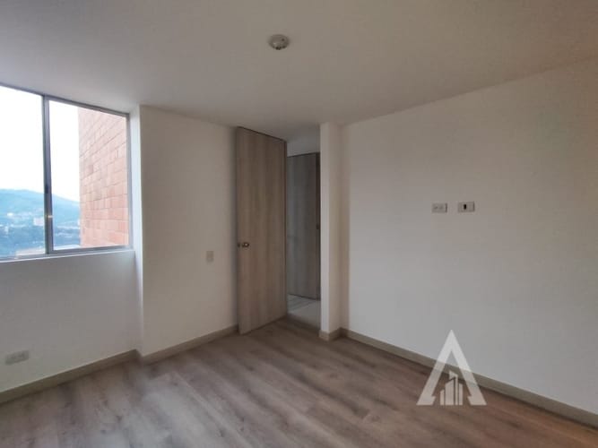 Apartamento de 3 alcobas en arriendo en Las Lomitas, Medellín, 88 m² · foto 4 de 16