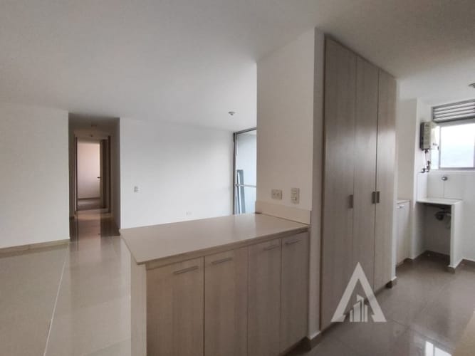 Apartamento de 3 alcobas en arriendo en Las Lomitas, Medellín, 88 m² · foto 9 de 16
