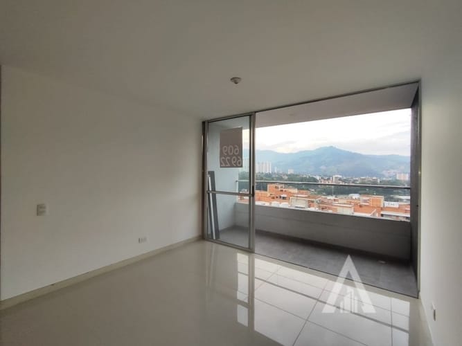 Apartamento de 3 alcobas en arriendo en Las Lomitas, Medellín, 88 m² · foto 13 de 16