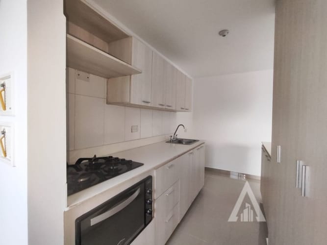 Apartamento de 3 alcobas en arriendo en Las Lomitas, Medellín, 88 m² · foto 14 de 16