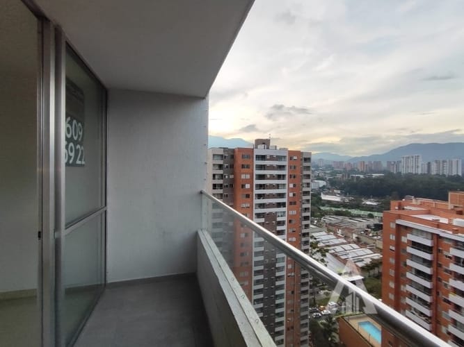Apartamento de 3 alcobas en arriendo en Las Lomitas, Medellín, 88 m² · foto 16 de 16
