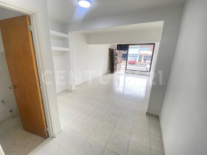 Local en arriendo en San Vicente, Cali, 30 m² · foto 2 de 5