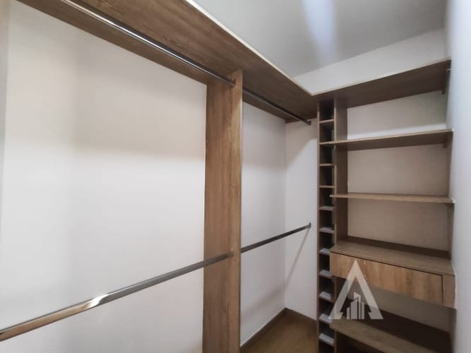 Apartamento de 3 alcobas en arriendo en Las Lomitas, Medellín, 90 m² · foto 2 de 17