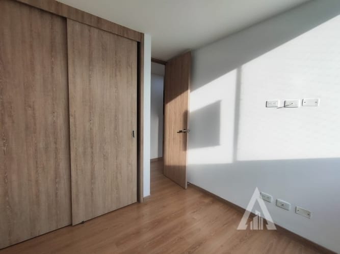 Apartamento de 3 alcobas en arriendo en Las Lomitas, Medellín, 90 m² · foto 5 de 17