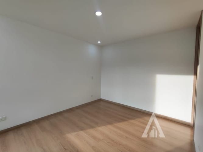 Apartamento de 3 alcobas en arriendo en Las Lomitas, Medellín, 90 m² · foto 6 de 17
