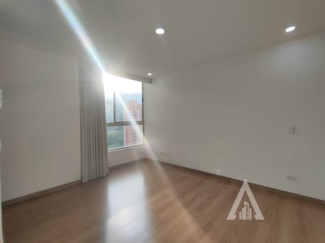 Apartamento de 3 alcobas en arriendo en Las Lomitas, Medellín, 90 m² · foto 8 de 17