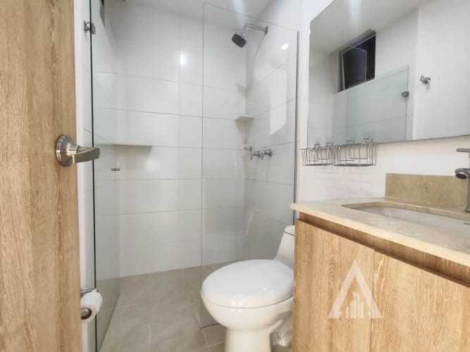 Apartamento de 3 alcobas en arriendo en Las Lomitas, Medellín, 90 m² · foto 9 de 17