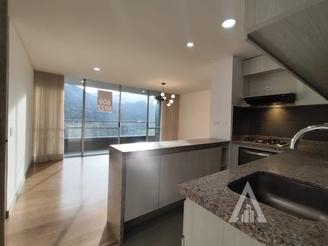Apartamento de 3 alcobas en arriendo en Las Lomitas, Medellín, 90 m² · foto 10 de 17