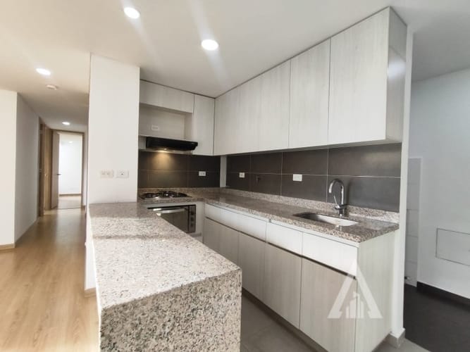 Apartamento de 3 alcobas en arriendo en Las Lomitas, Medellín, 90 m² · foto 11 de 17