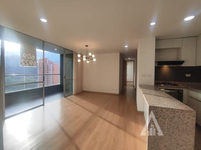 Apartamento de 3 alcobas en arriendo en Las Lomitas, Medellín, 90 m² · foto 12 de 17
