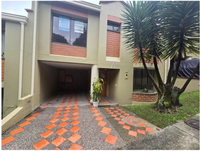 Casa de 3 alcobas en venta en El Dorado, Envigado, 135 m² · foto 2 de 21