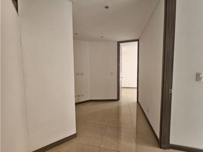 Apartamento de 3 alcobas en venta en Normandia, Cali, 110 m² · foto 8 de 17