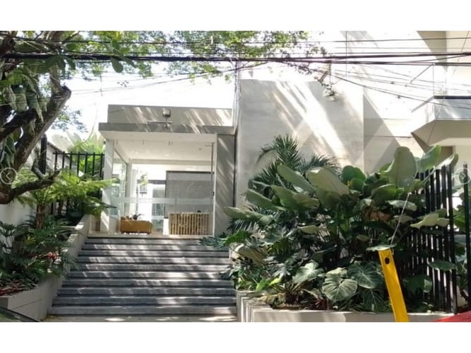 Apartamento de 3 alcobas en venta en Ciudad Jardin, Cali, 263 m² · foto 1 de 14