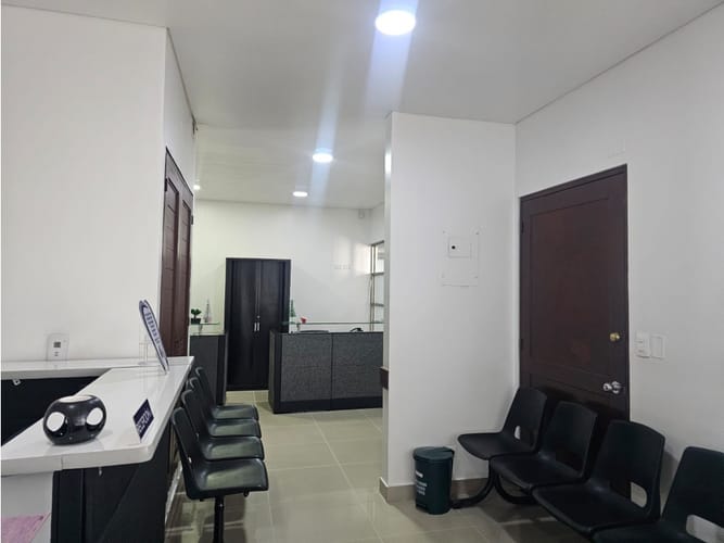 Consultorio en venta en Tequendama, Cali, 30 m² · foto 5 de 13