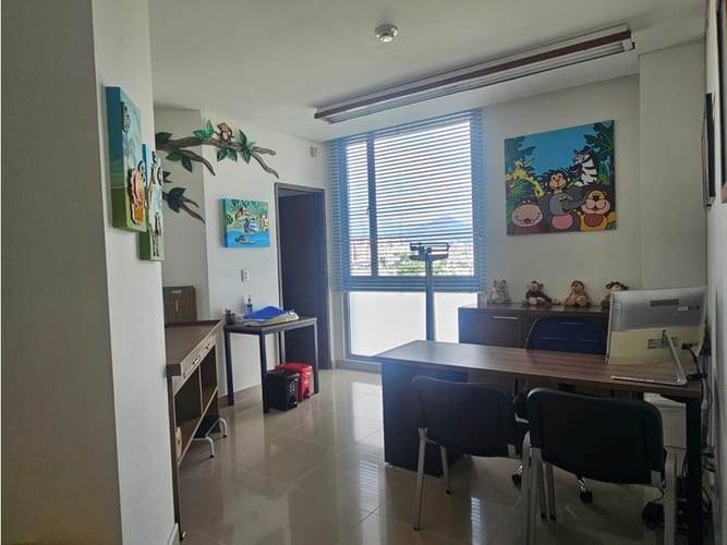 Consultorio en venta en Tequendama, Cali, 30 m² · foto 10 de 13