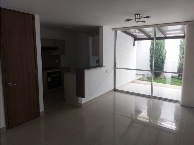 Casa de 3 alcobas en venta en Ciudad Country, Jamundí, 110 m² · foto 2 de 22