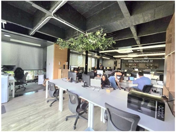 Oficina en venta en Las Lomas No.1, Medellín, 254 m² · foto 5 de 11